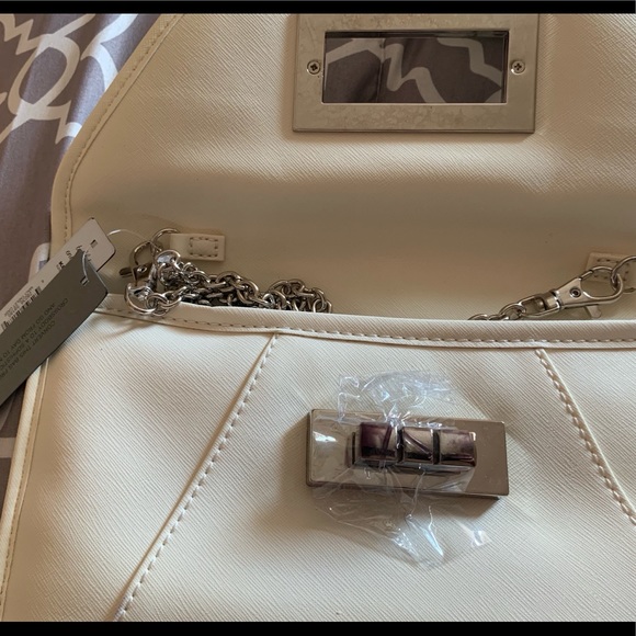 Cute spring clutch - Picture 2 of 5